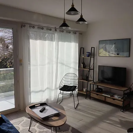 Apartment T2 A 300m Du Marche - Balcon, Cuisine Equipee, Confort, Ideal Vacances. - Fr-1-494-183