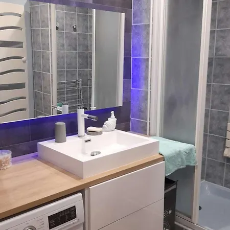T2 A 300m Du Marche - Balcon, Cuisine Equipee, Confort, Ideal Vacances. - Fr-1-494-183 Apartment